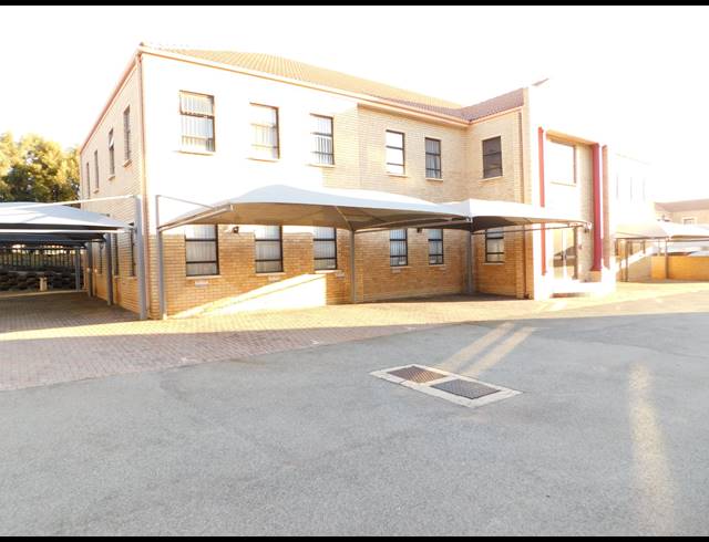 780M² OFFICE TO LET IN FERNDALE